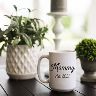 Mommy Est - Tazza con scritta nera per la vendita all'ingrosso da parte di Impress-Products