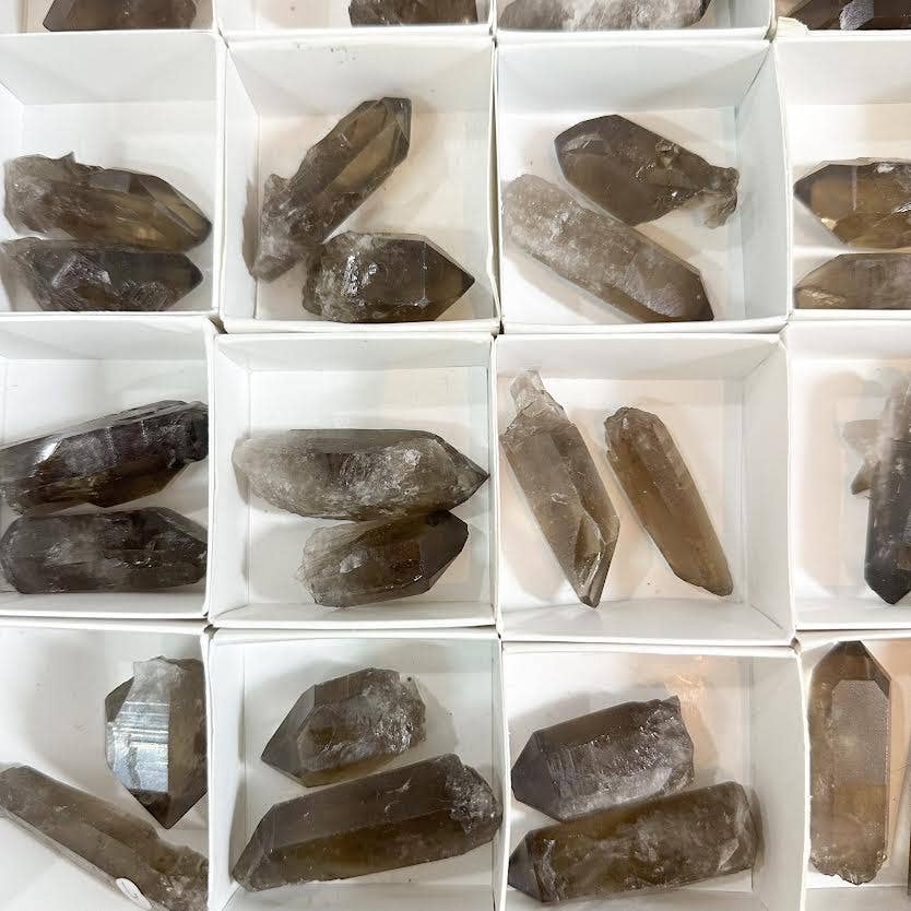 Crystal Deal· Wholesale - Vente Pierre et cristal de spiritualité - Lot de 20 quartz fumé brut EN VENTE.2
