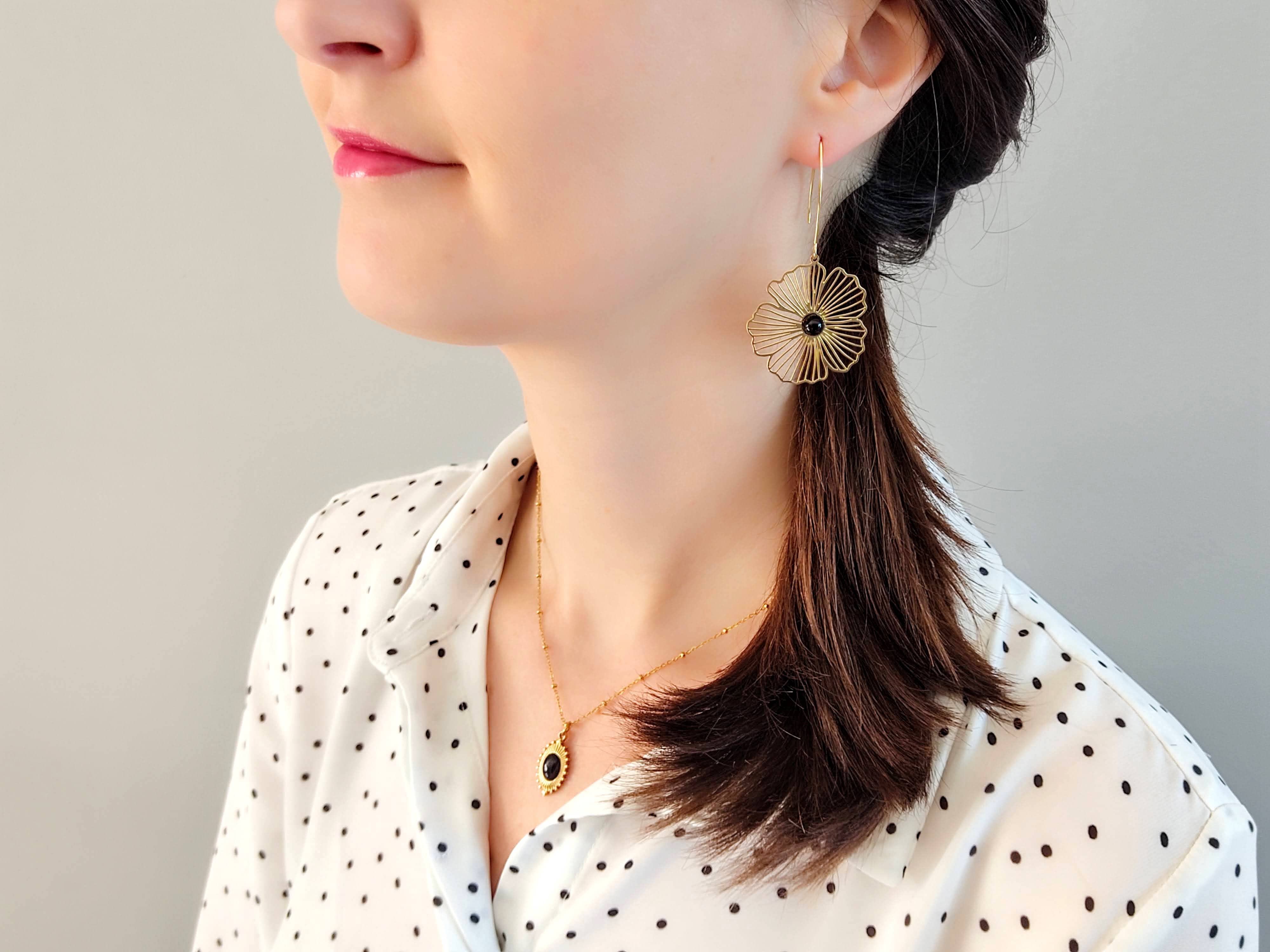 Sophie Bijoux - Wholesale Hangende/ronde oorbellen - La Naturelle oorbellen met zwarte agaat bloemhanger6