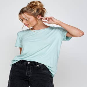 Purchase Wholesale basic tops. Free Returns & Net 60 Terms on Faire