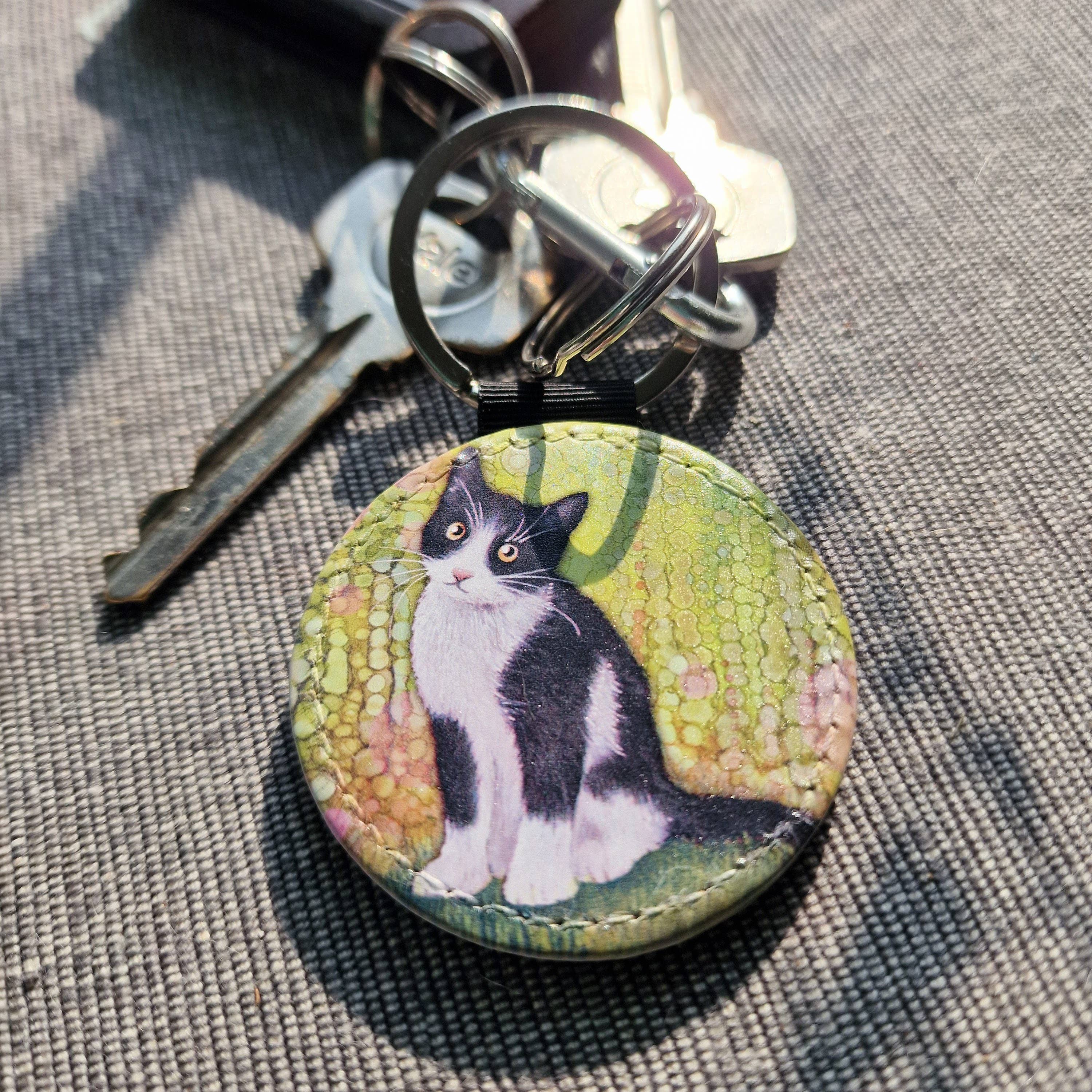 By Jo Crafts – wholesale Keychain – Unisex – 103-KR - Black & White Cat Faux Leather Keyring