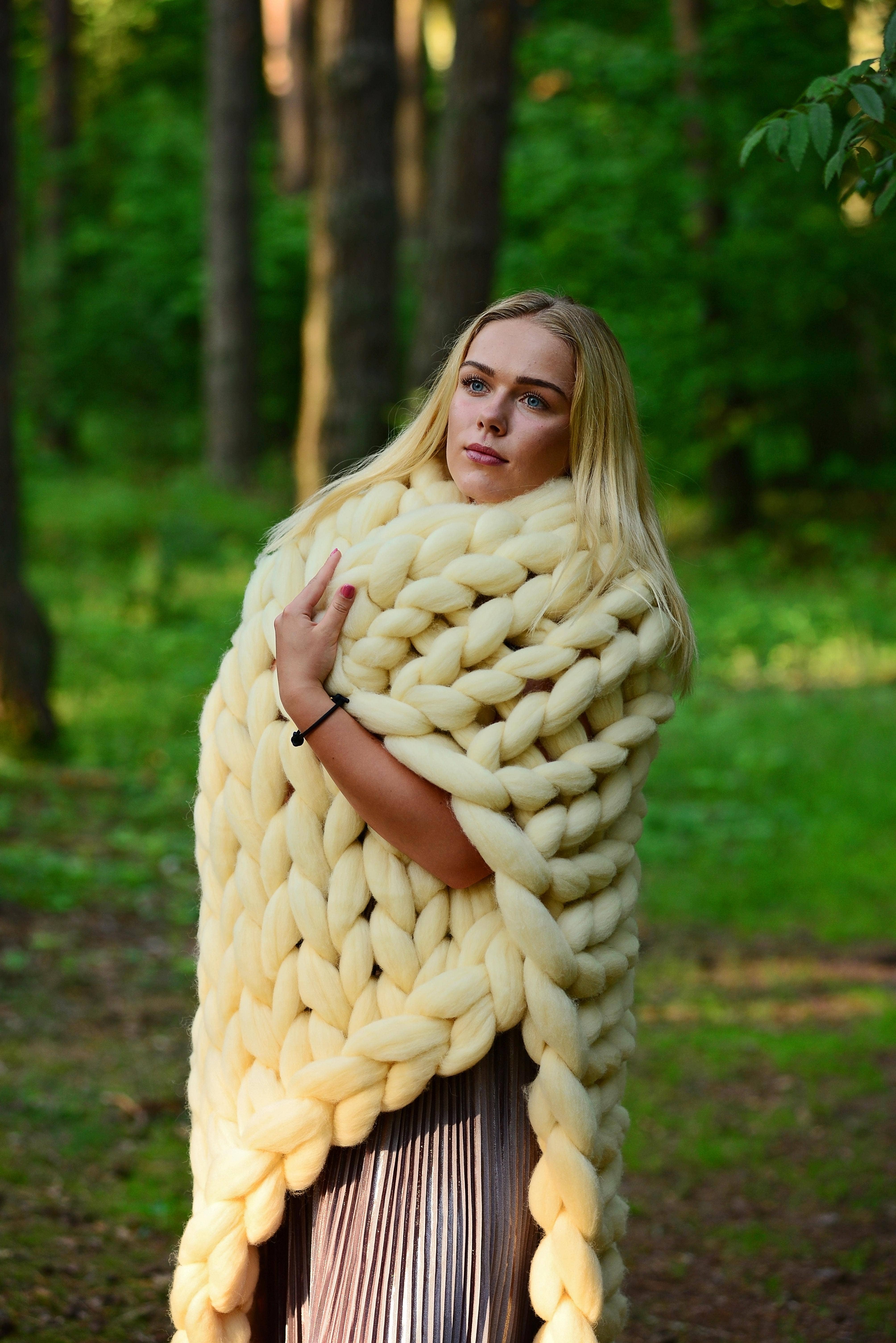 Chunky Wool Studio - Wholesale Throw Blanket - Handmade Throw Blankets 100% Merino Wool3