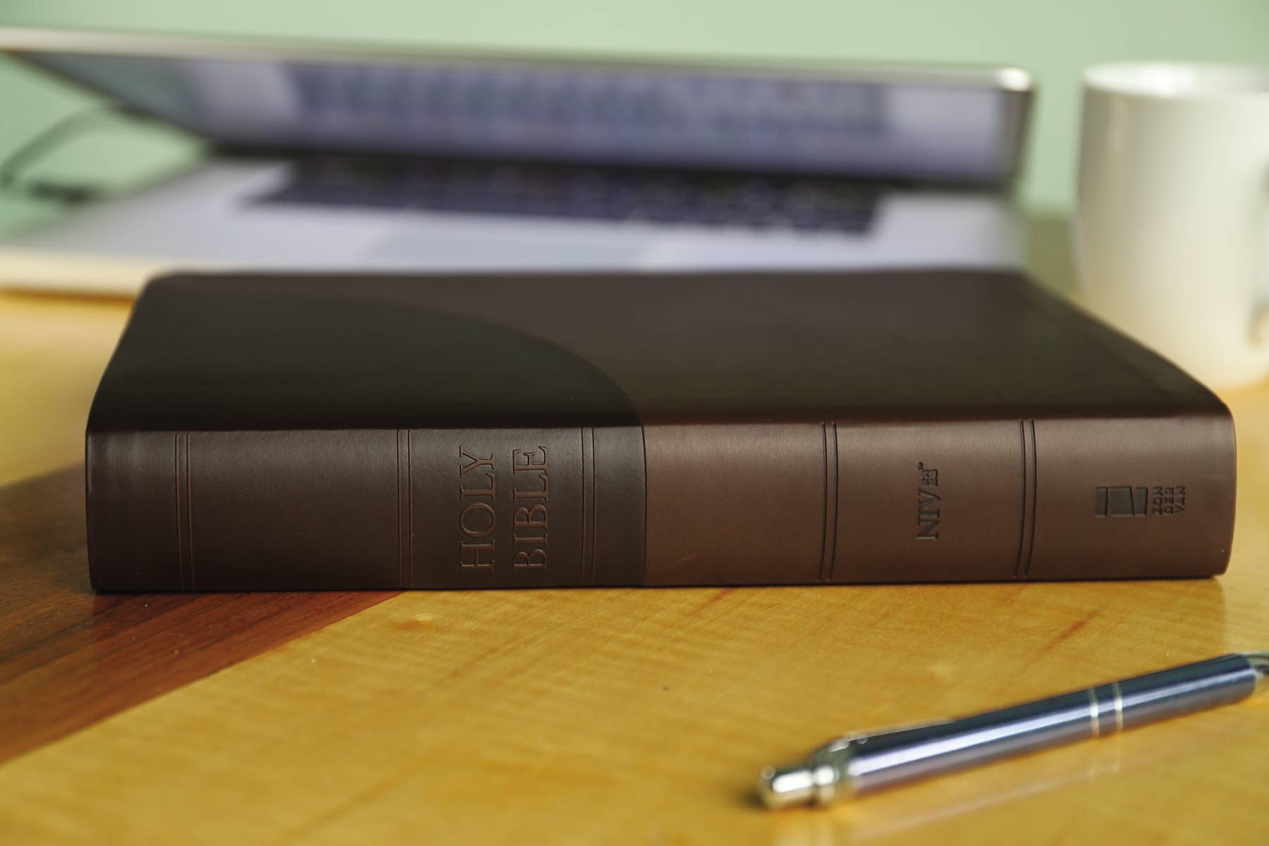 HarperCollins Christian Publishing - Wholesale Reference - NIV Super Giant Print Reference Bible Leathersoft Brown2