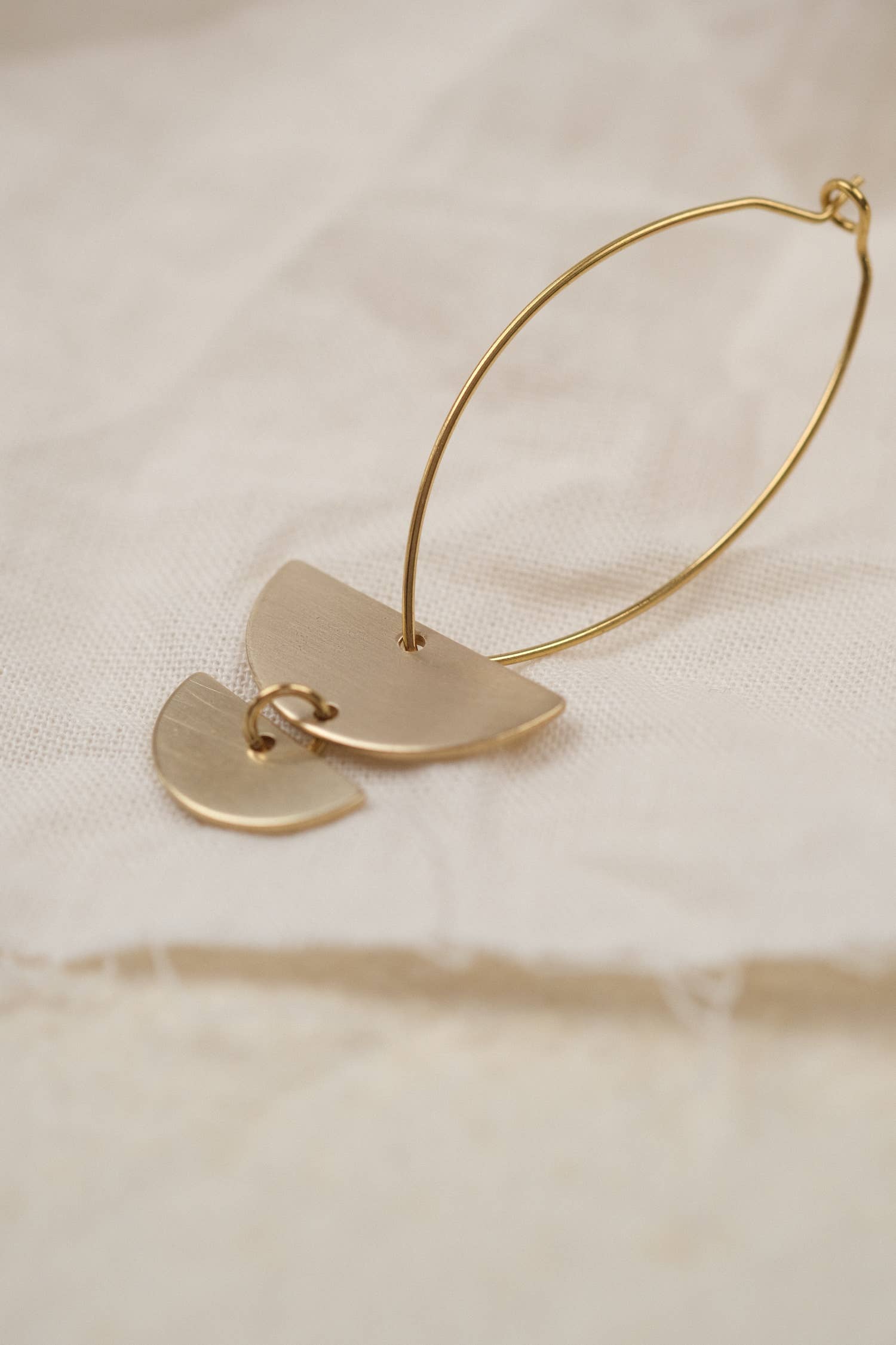 BRASSCAKE Jewelry – Großhandel Ohrhänger – NIHIL KREOLE // Gold, Messing, Schmuck, Nachhaltig, Fair1