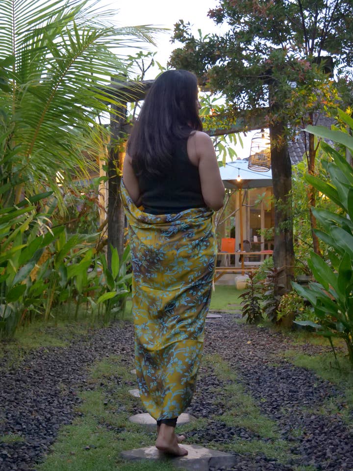 JDLUV – wholesale Swim cover-up – Women’s – Sarong Bali Floral Wild Rose Antique Art #S - 0291