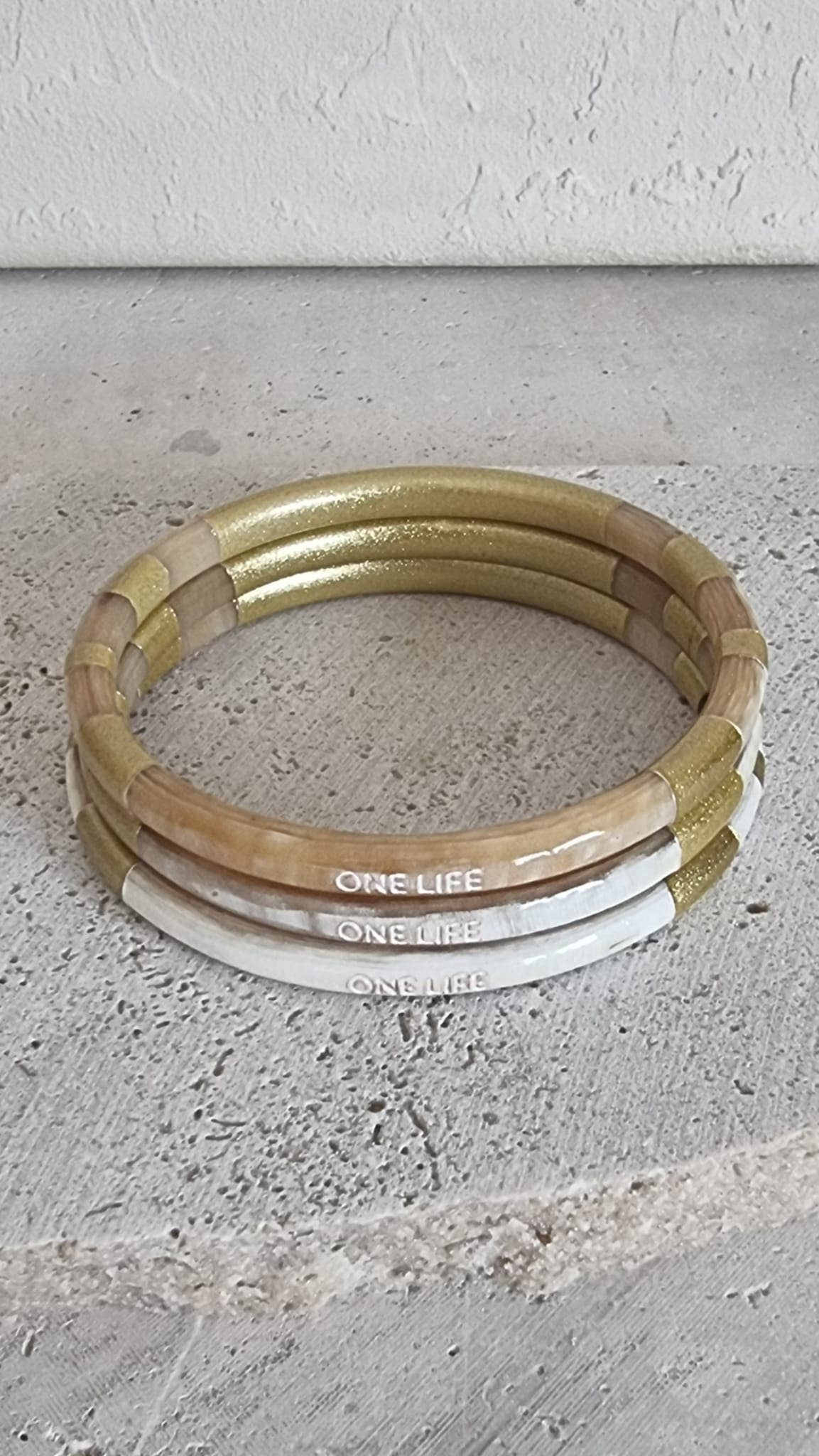 Le Coin Sauvage - Wholesale Bangle Bracelet - Horn Bangle Bracelet - Message - One Life - 5 mm
