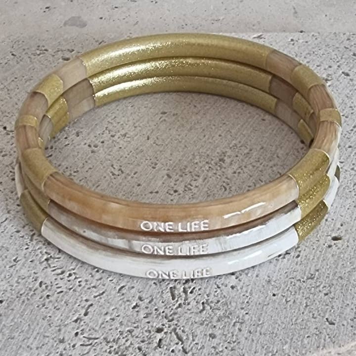 Le Coin Sauvage - Wholesale Bangle Bracelet - Horn Bangle Bracelet - Message - One Life - 5 mm0