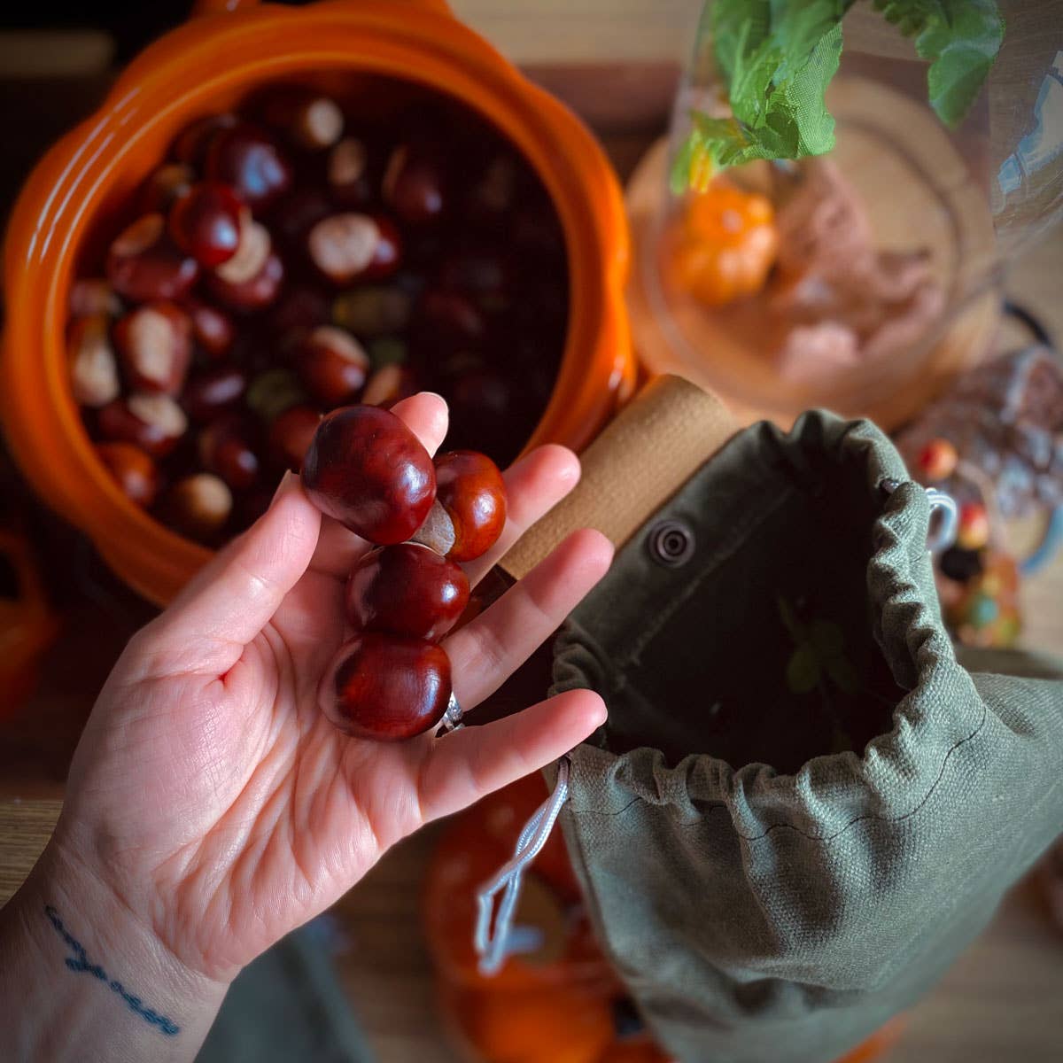 Where The Wildlings Roam - Vente Pochette – femme - Sac bourse vert forêt en toile avec cordon de serrage pour la cueillette7