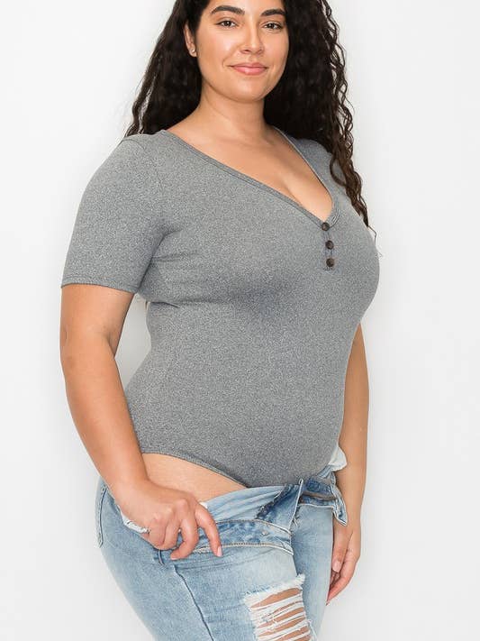 10650SSP269 - BODY BOUTONNÉ GRANDE TAILLE pour la vente par A.gain