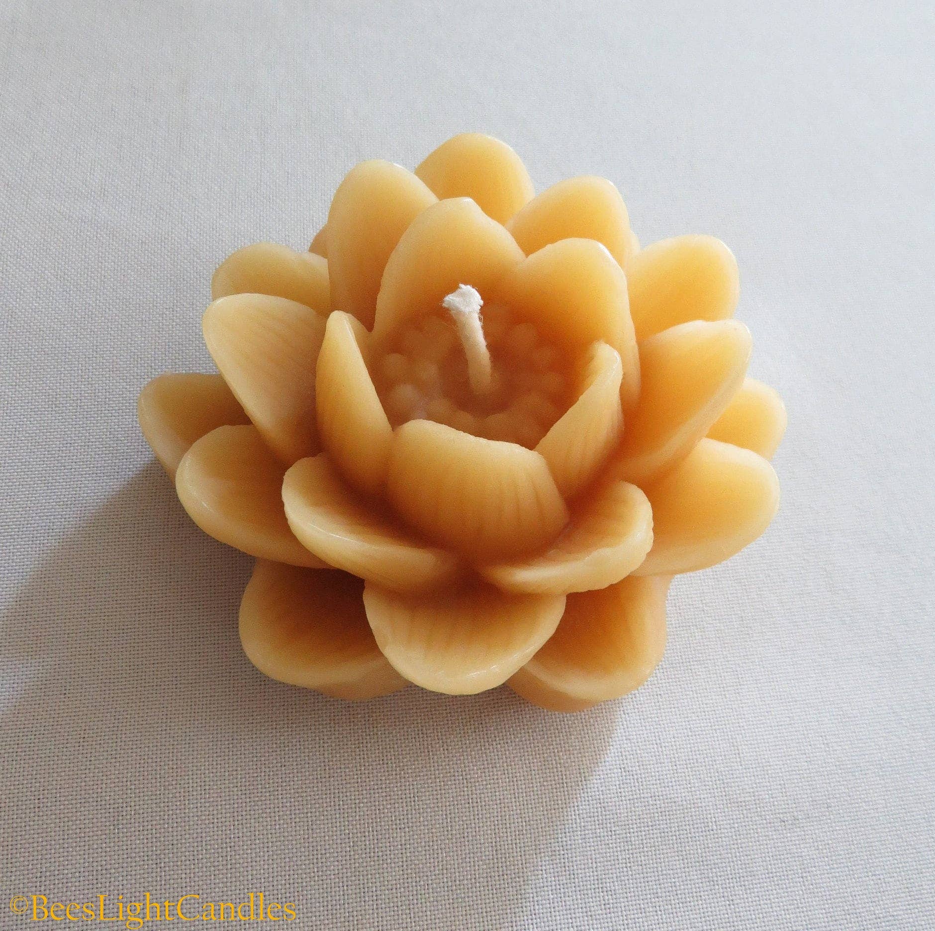 Bees Light Candles - Wholesale Novelty Candle - Delicate Lotus Flower Beeswax Candle1