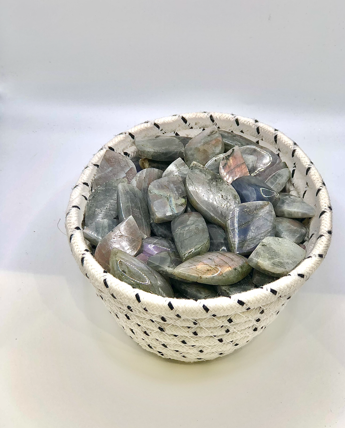 Oils and Auras - Vente Pierre et cristal de spiritualité - Labradorite Flash Violet - Petites Pièces de Cristal Sculptées2