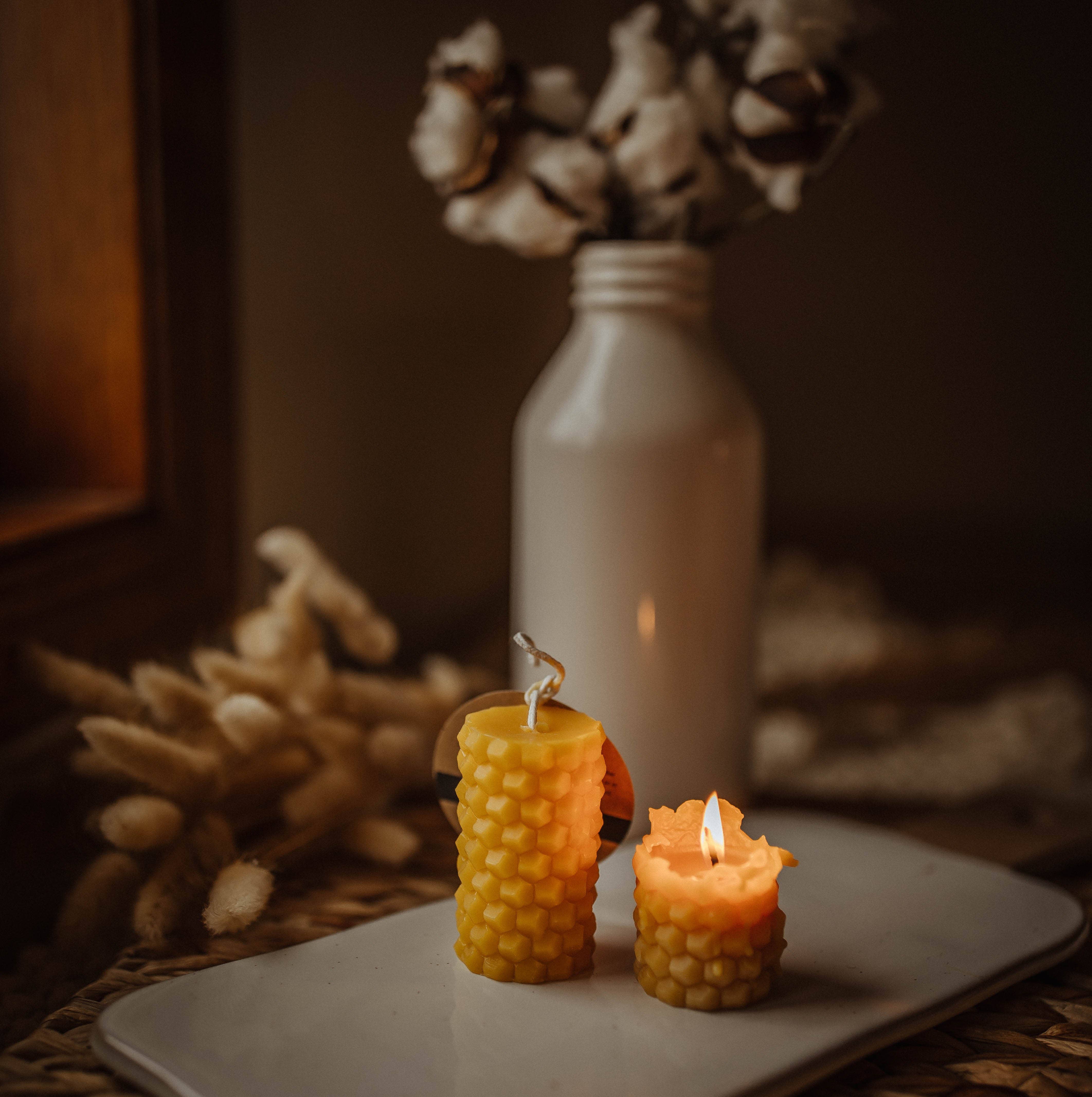 The Holton Homestead - Wholesale Pillar Candle - Beeswax pillar candle 'Bobby"2