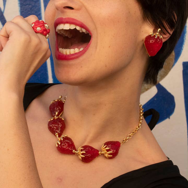 Jade & Julie - Venta al por mayor Collares con colgantes/abalorios - Fraise - collar