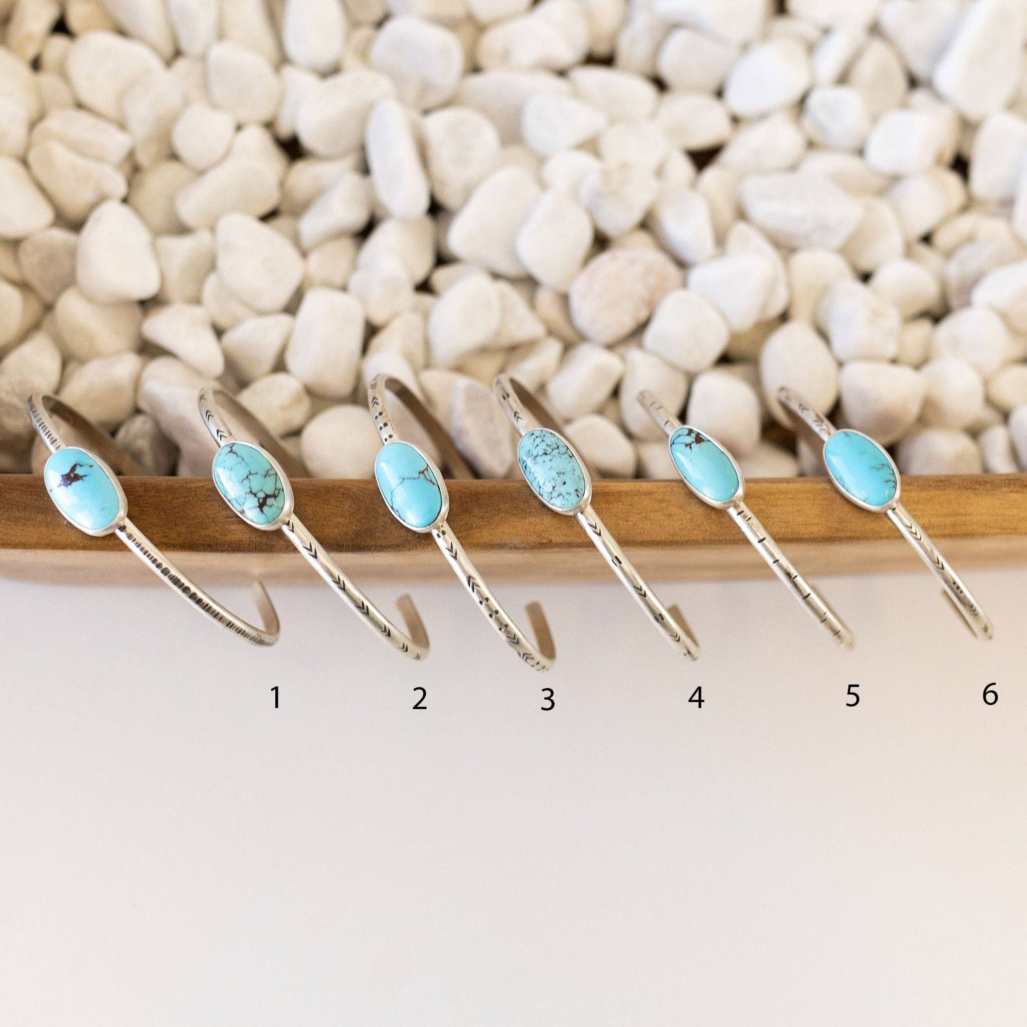 Indie Rae - Vente Bracelet manchette - Bracelets en turquoise égyptienne estampée5