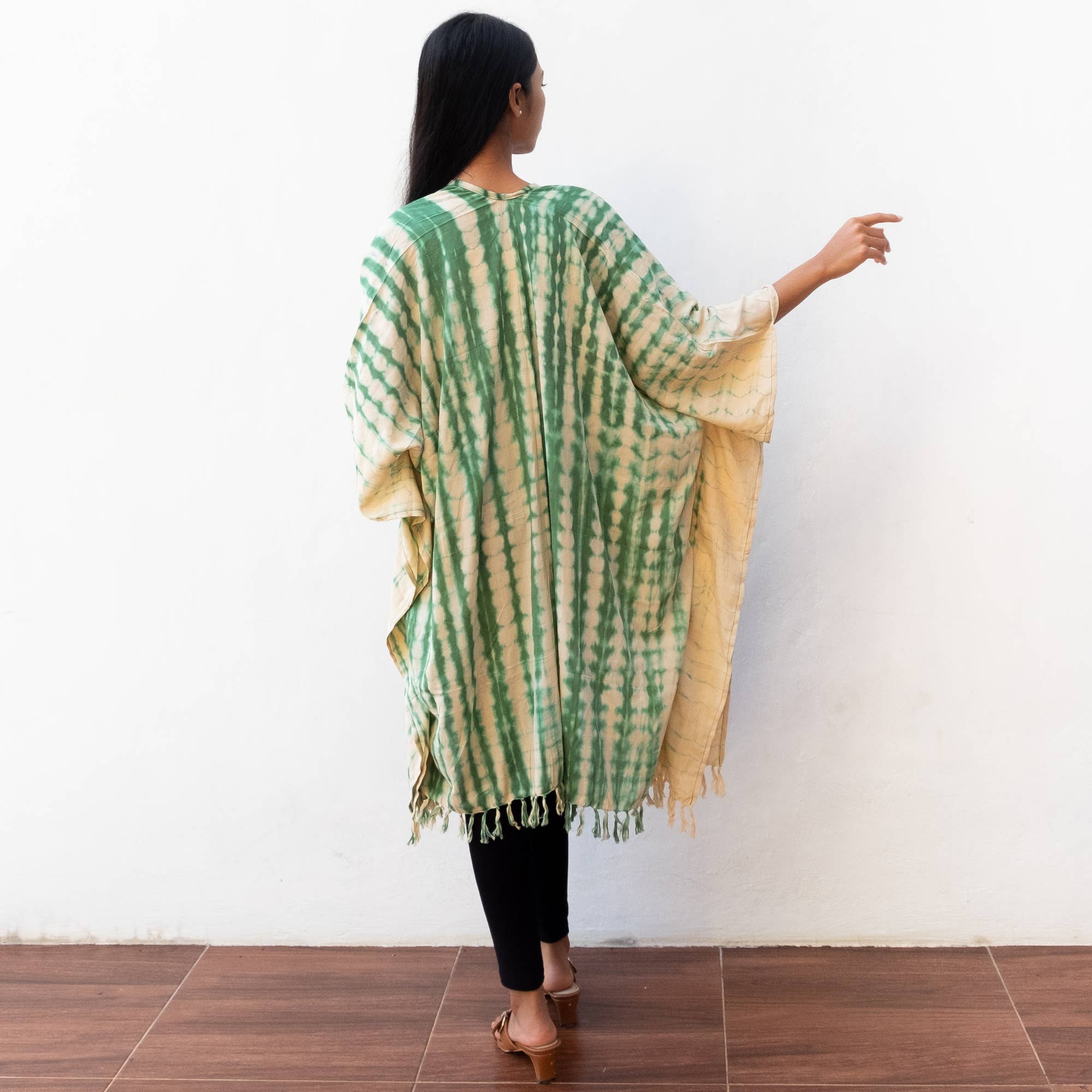 Bali Harvest – wholesale Kimono – Women's – Tie Dye Short Kimono Cardigan Fringe (Cream Green) - Sweater2