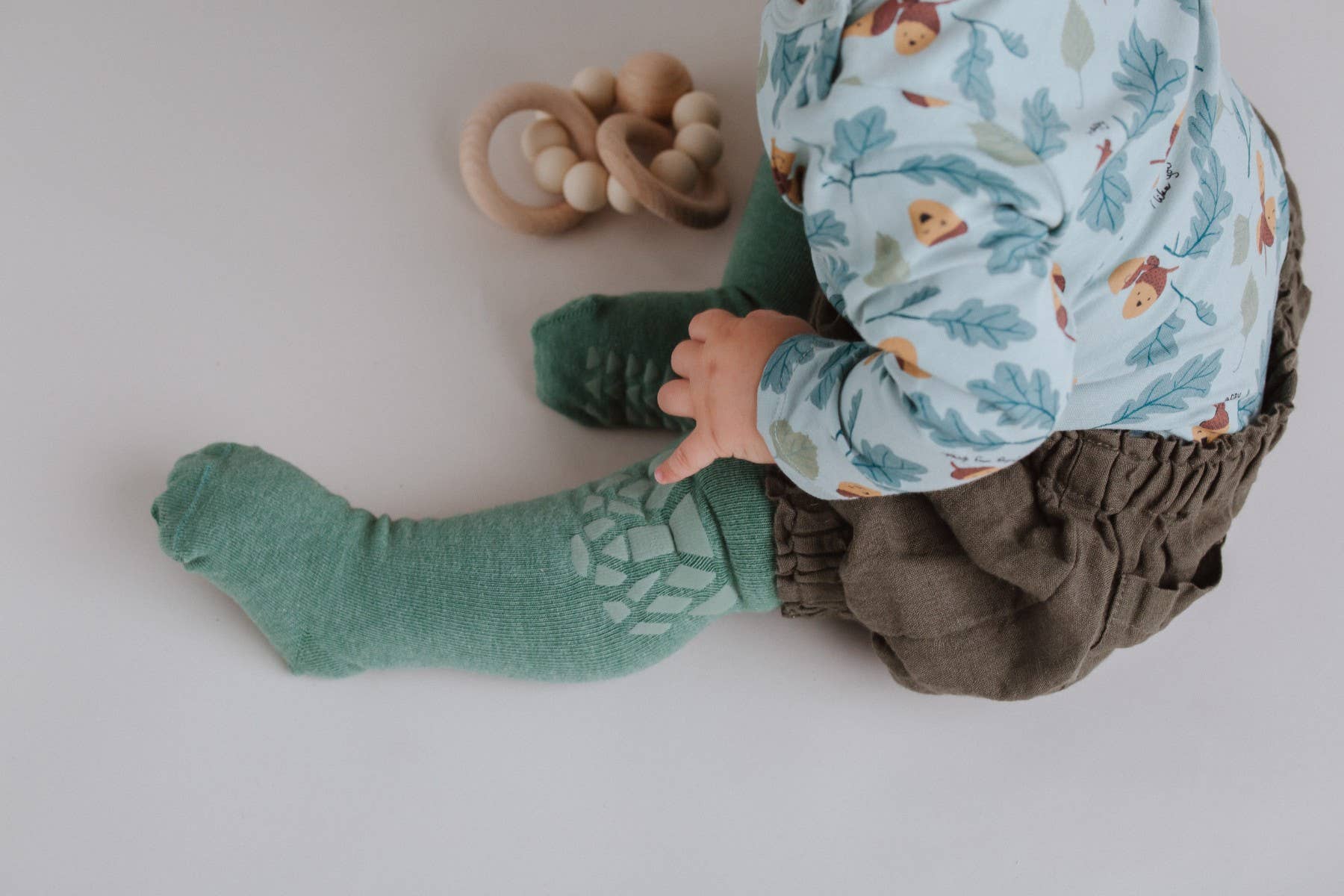 Olie the Curious - Wholesale Socks - Kids - Green Forest Tales Crawling Tight4