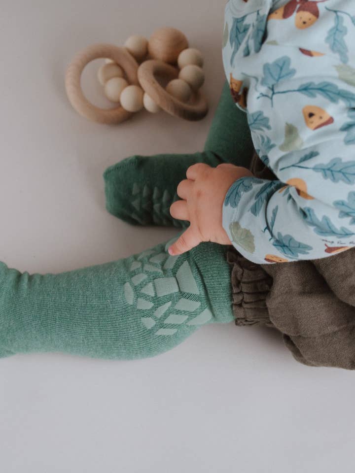 Olie the Curious - Wholesale Socks - Kids - Green Forest Tales Crawling Tight4