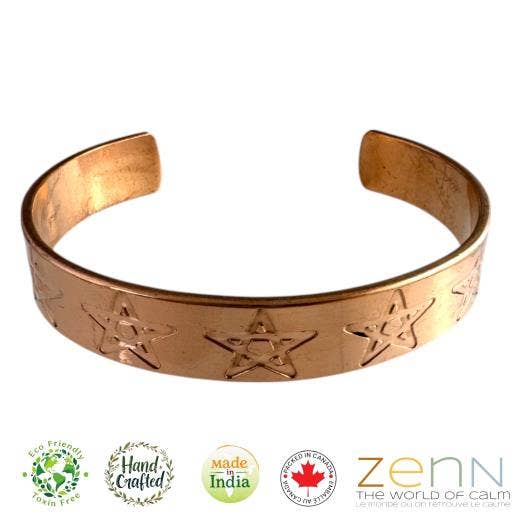 Bracelet Zenn en cuivre pur gravé d'étoiles pour hommes et femmes Wom-034 pour la vente par International Gifts Ltd.