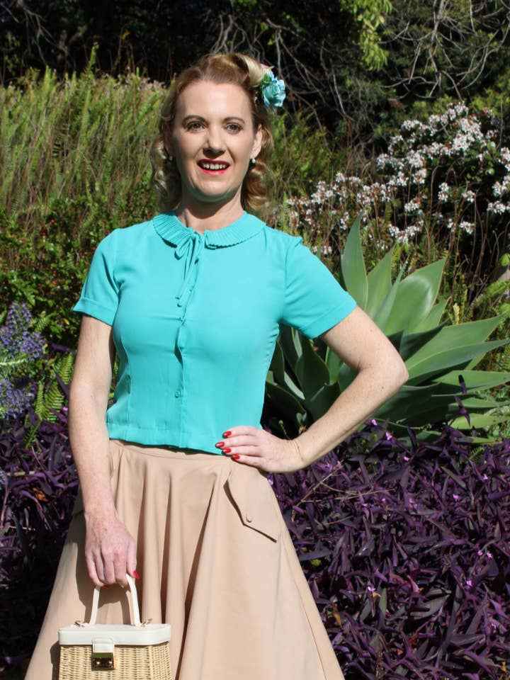 Tatyana Clothing - Vendita all'ingrosso Camicetta - Donna - Blusa retrò Ingrid con colletto Peter Pan0