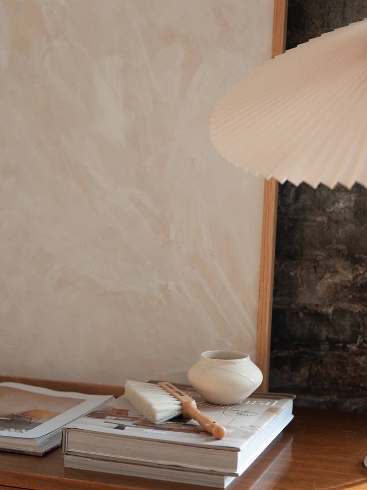 Moon Jar blanc pour la vente par ERIN . ROBERTS