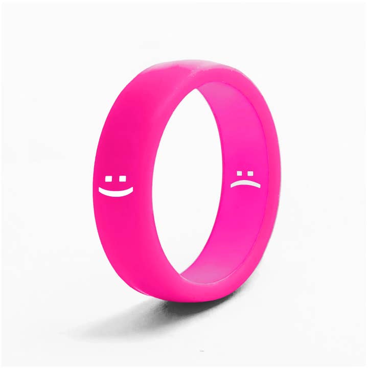 Anello reversibile con sorriso e cipiglio rosa shocking per la vendita all'ingrosso da parte di Flip Rings
