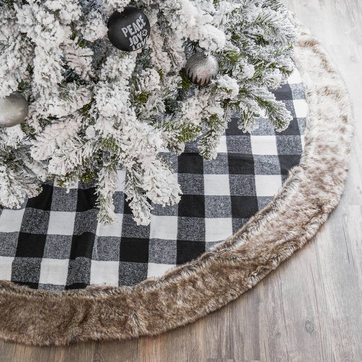 Gigi Seasons - Wholesale Tree Skirt - Black and White Buffalo Plaid Tree Skirt With Faux Fur Trim - 60"