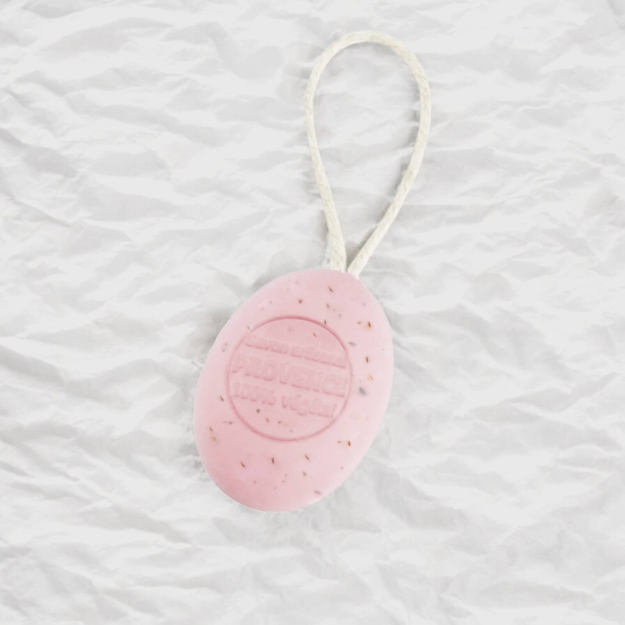 MAITRE SAVONITTO – Engroshandel Sæbestykke – Oval sæbe på snor med rosen Duftp 200 g1