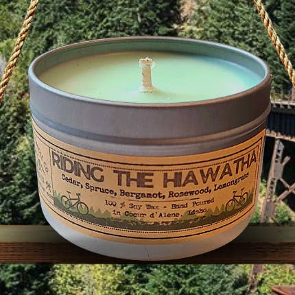 Riding the Hiawatha, candele in cera di soia, prodotte negli Stati Uniti per la vendita all'ingrosso da parte di Wanderlust Folk