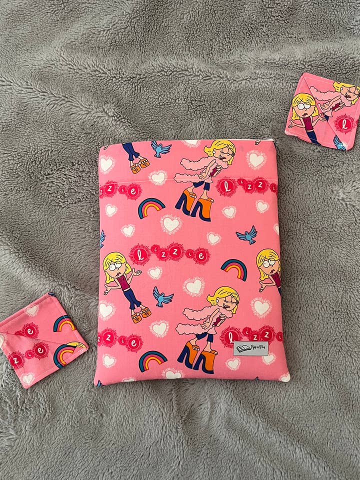 Kaxig Rosa Lizzie Bokfodral för wholesale av Pages and Paws