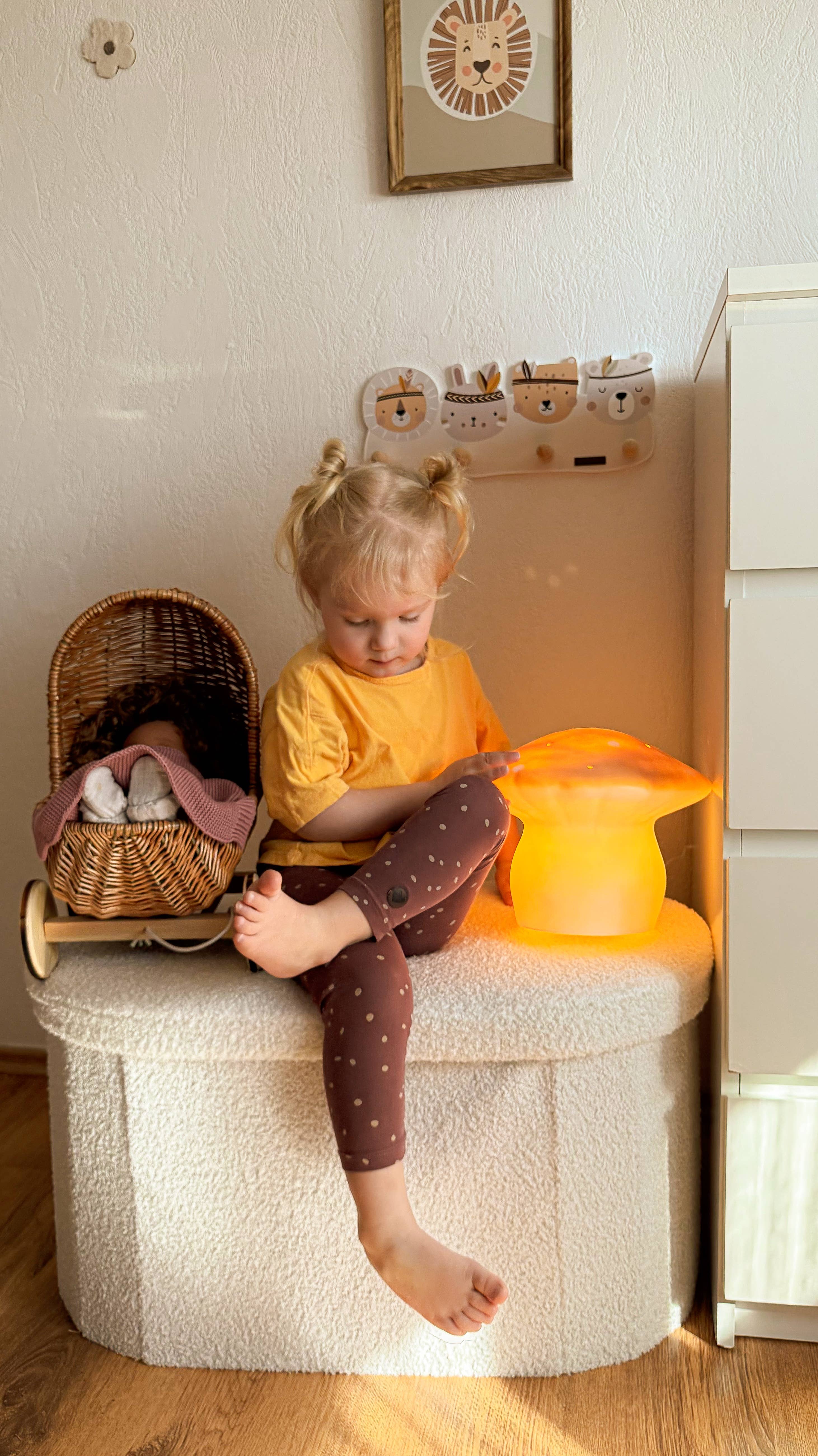 Egmont - Wholesale Figurine Lamp - Large Gold Mushroom Lamp with Plug2