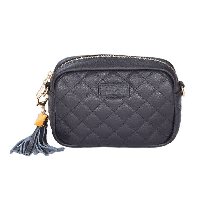 Quiltet City MINI Taske Navy & Tilbehør for engroshandel hos Pom Pom London