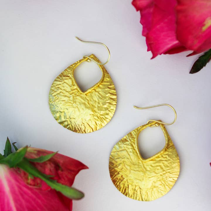 Ash & Rose - Wholesale Dangle Earrings - Camelia Drop Earrings3