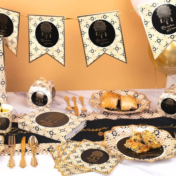 Peacock Supplies - Wholesale Party Sign/Banner - Ramadan Kareem Party Banner - Black & Gold2