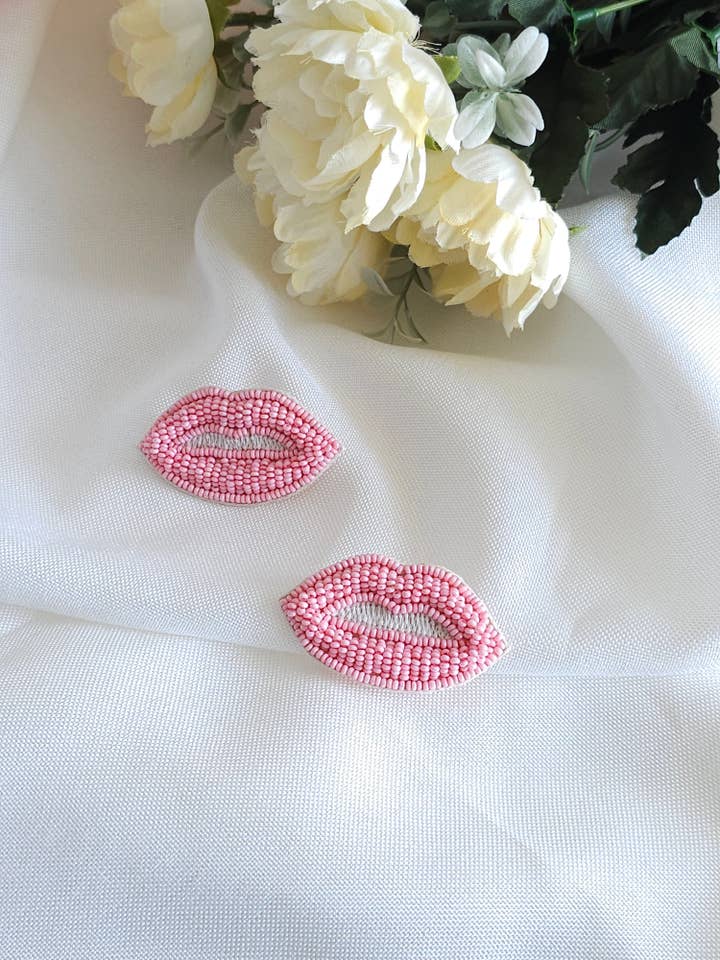 Pink lips for wholesale by Zurii.ca