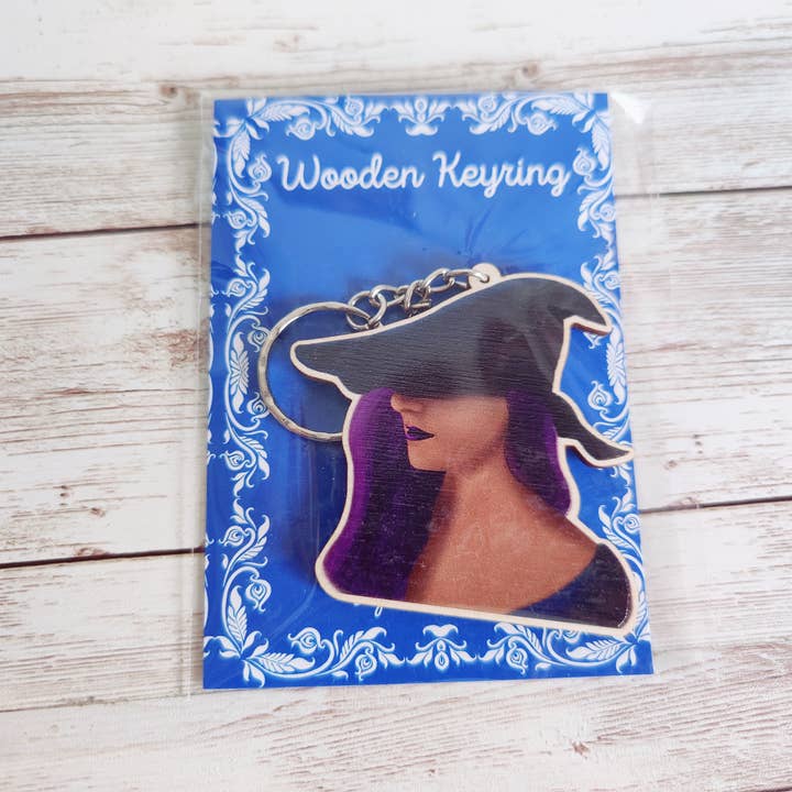 Llavero con colgante de bruja morada, tamaño aprox. 6 cm para venta al por mayor de Kims Crafty Corner