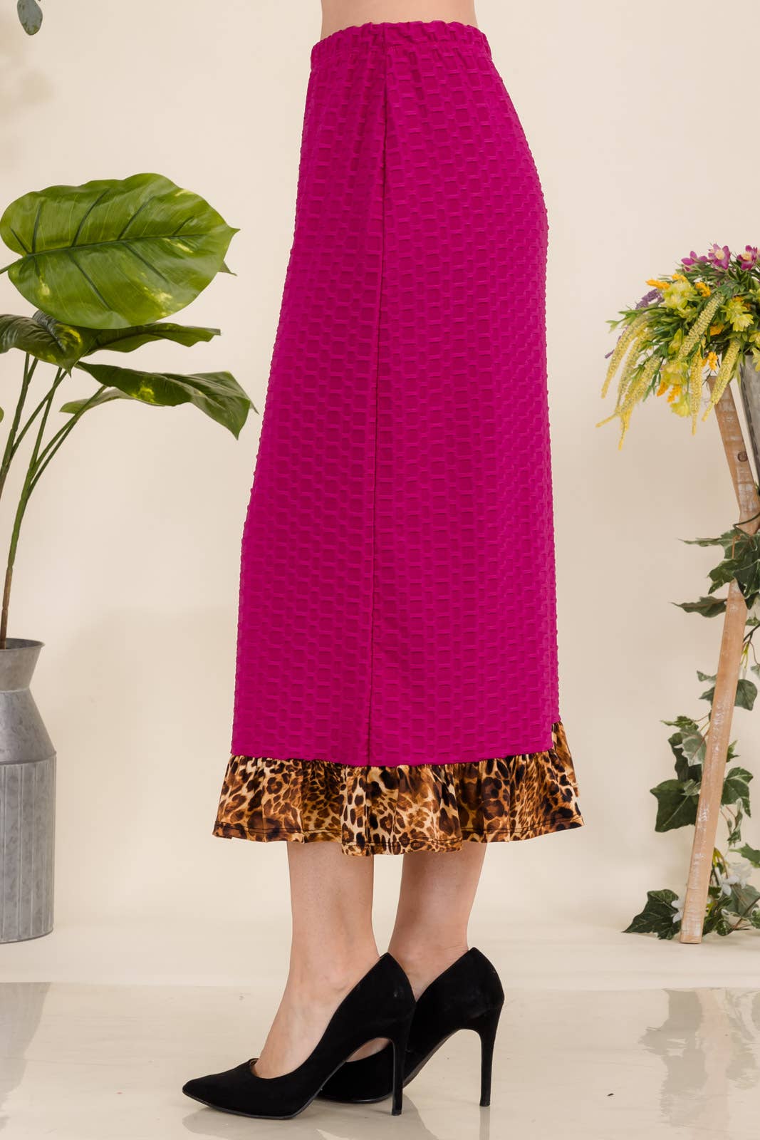 Celeste Clothing - Wholesale Skirt - Women's - PLUS MODEST HONEYCOMB SKIRT w ANIMAL HEMLINE -CS43917-PL9