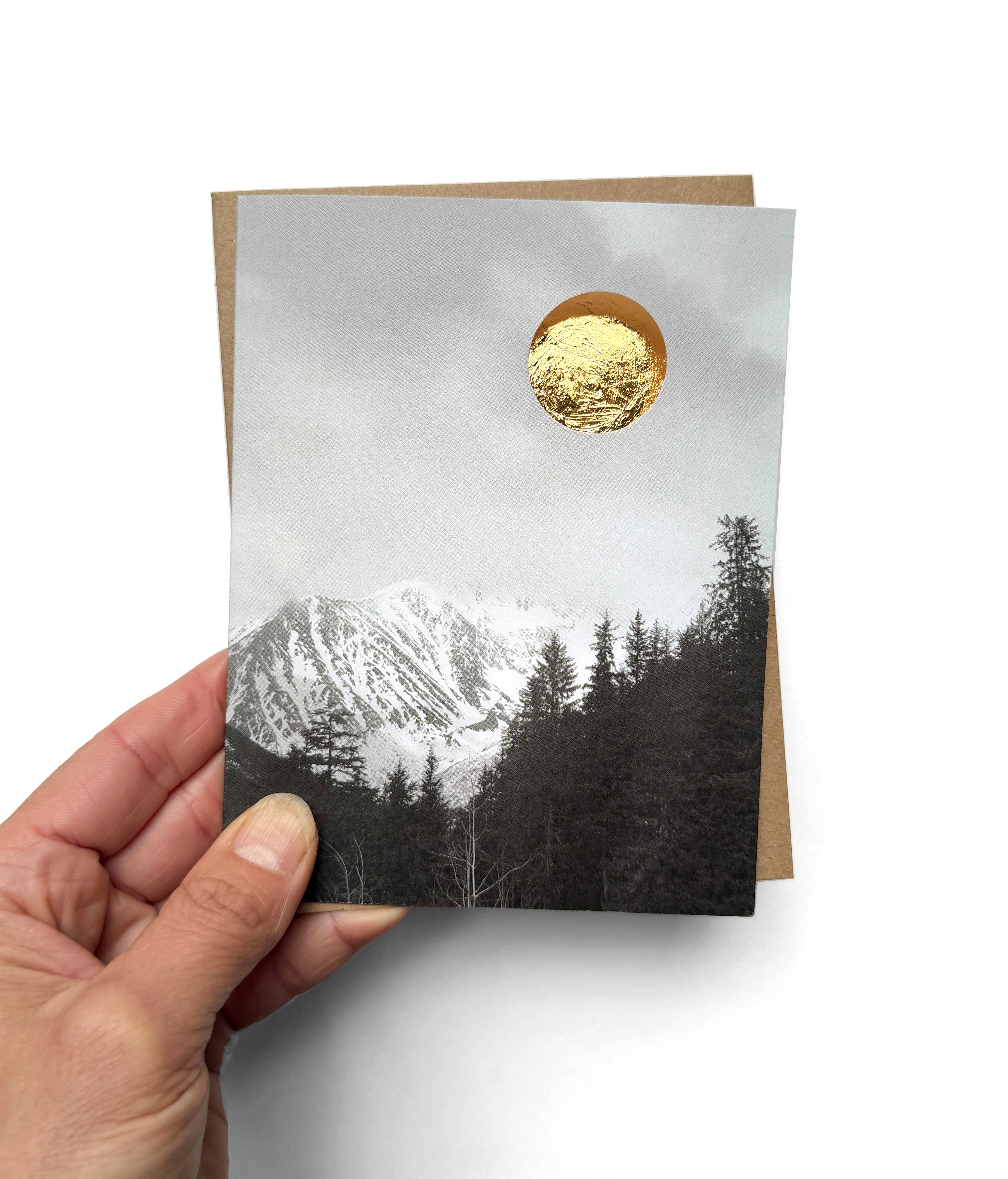 Little Lark - Vente Cartes de vœux saisonnières - Carte de vacances d'hiver à la montagne avec soleil en feuille d'or2