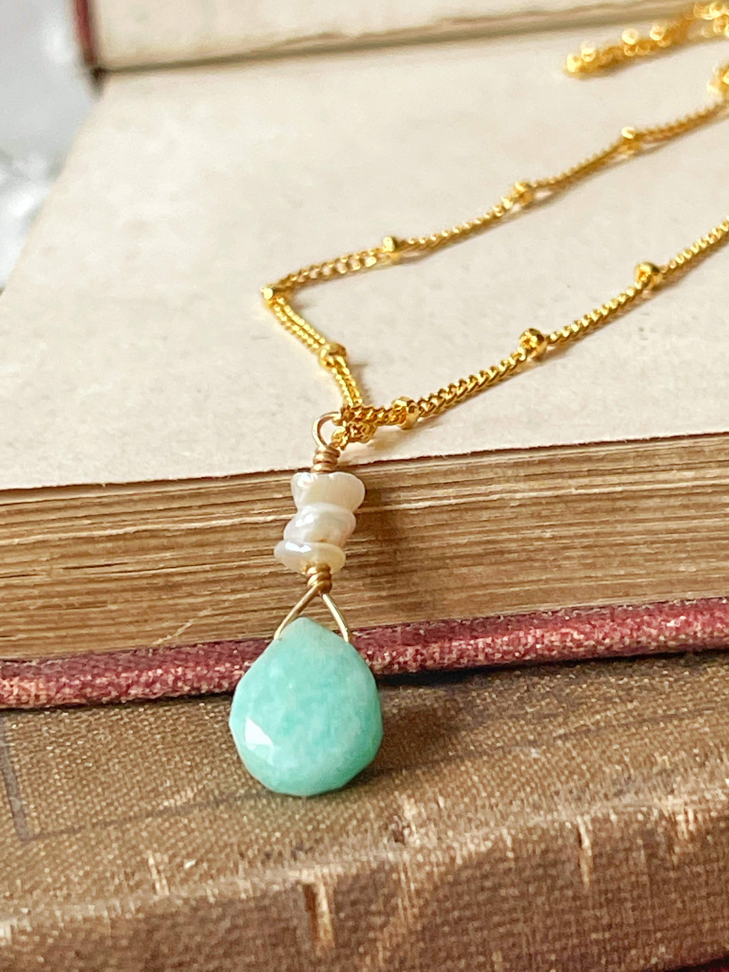 Rage Gems & Jewelry - Vente Colliers à pendentif - Collier en chrysoprase naturelle et perles d'eau douce2