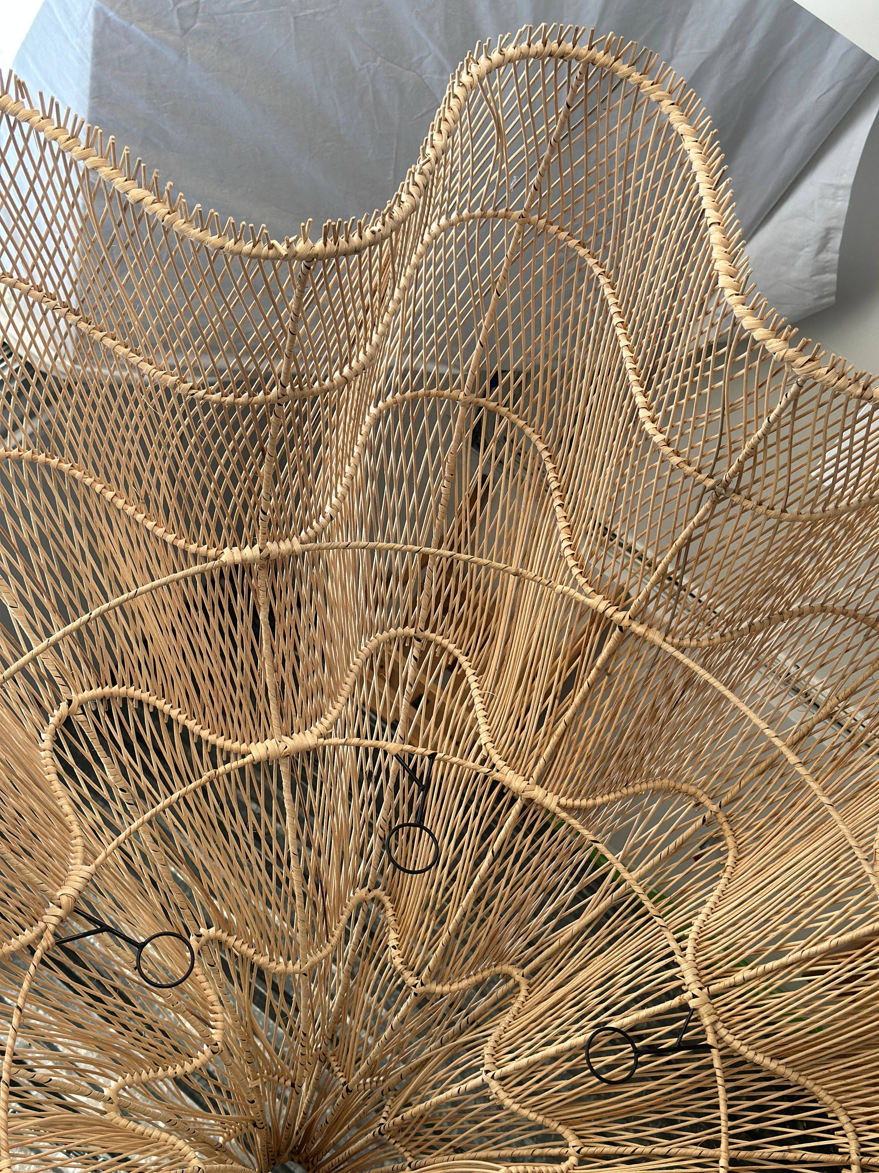 Office Objets - Wholesale Chandelier/Hanging Light - Immense rattan suspension in the shape of a flower, tulip, corolla H:1m; D:1m50147