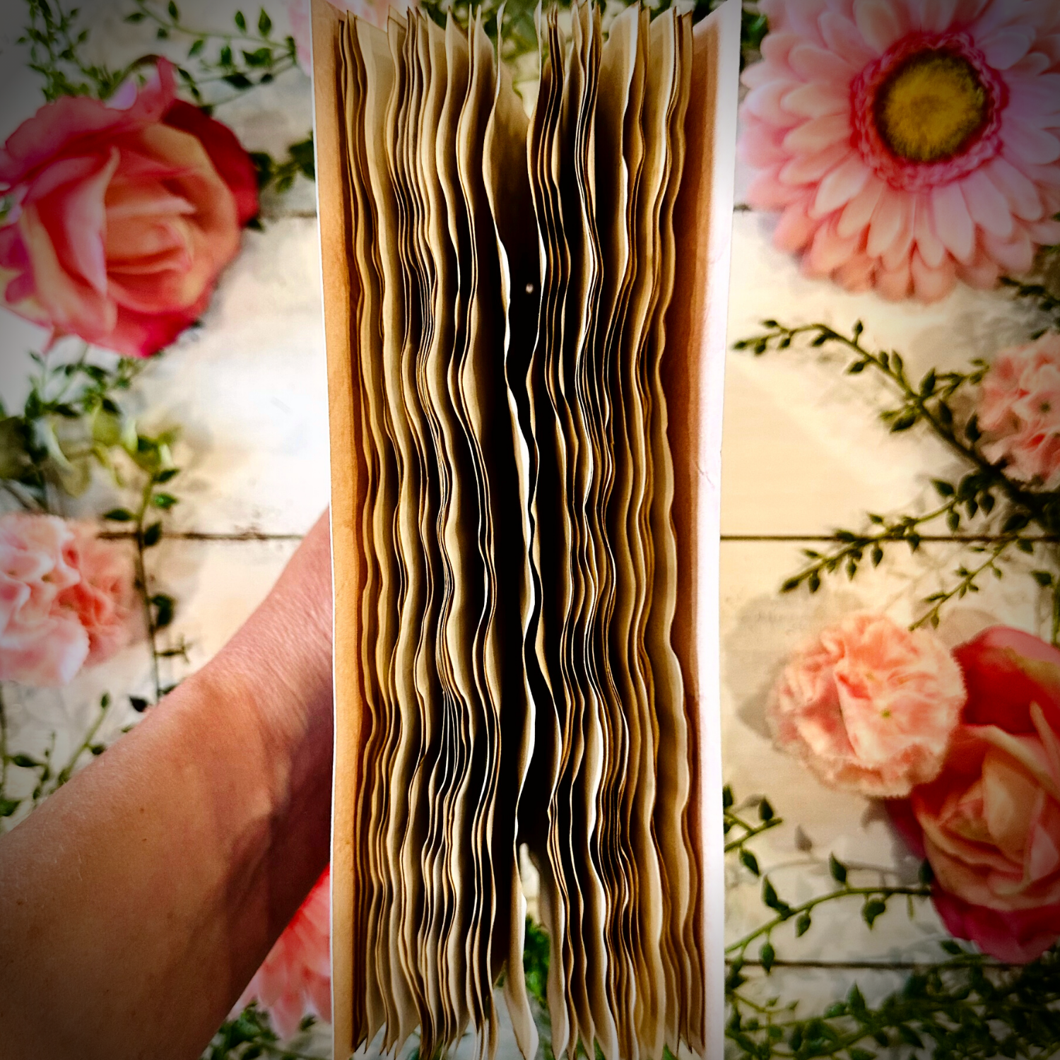 NOMAD Moon Magic - Vendita all'ingrosso Diari/agende - Diario fatto a mano di ispirazione vintage, design con cappello viola stregato4