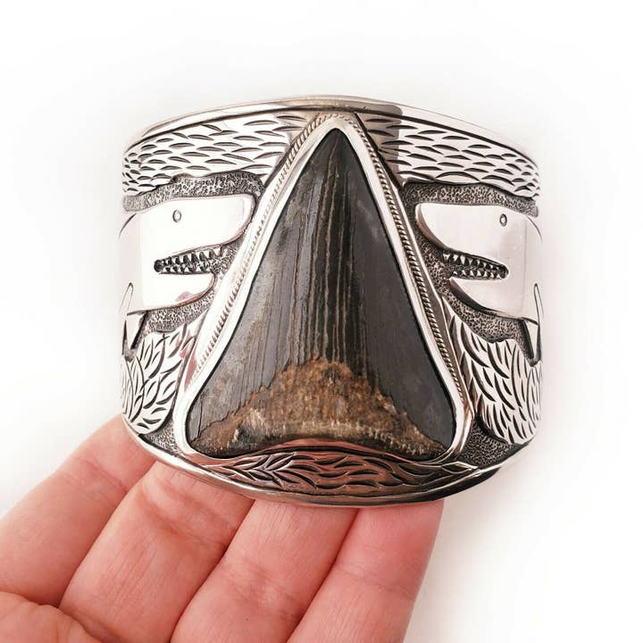 Dalfiya - Wholesale Cuff Bracelet - Megalodon Shark Tooth 925 Sterling Silver Mens Cuff Bracelet3