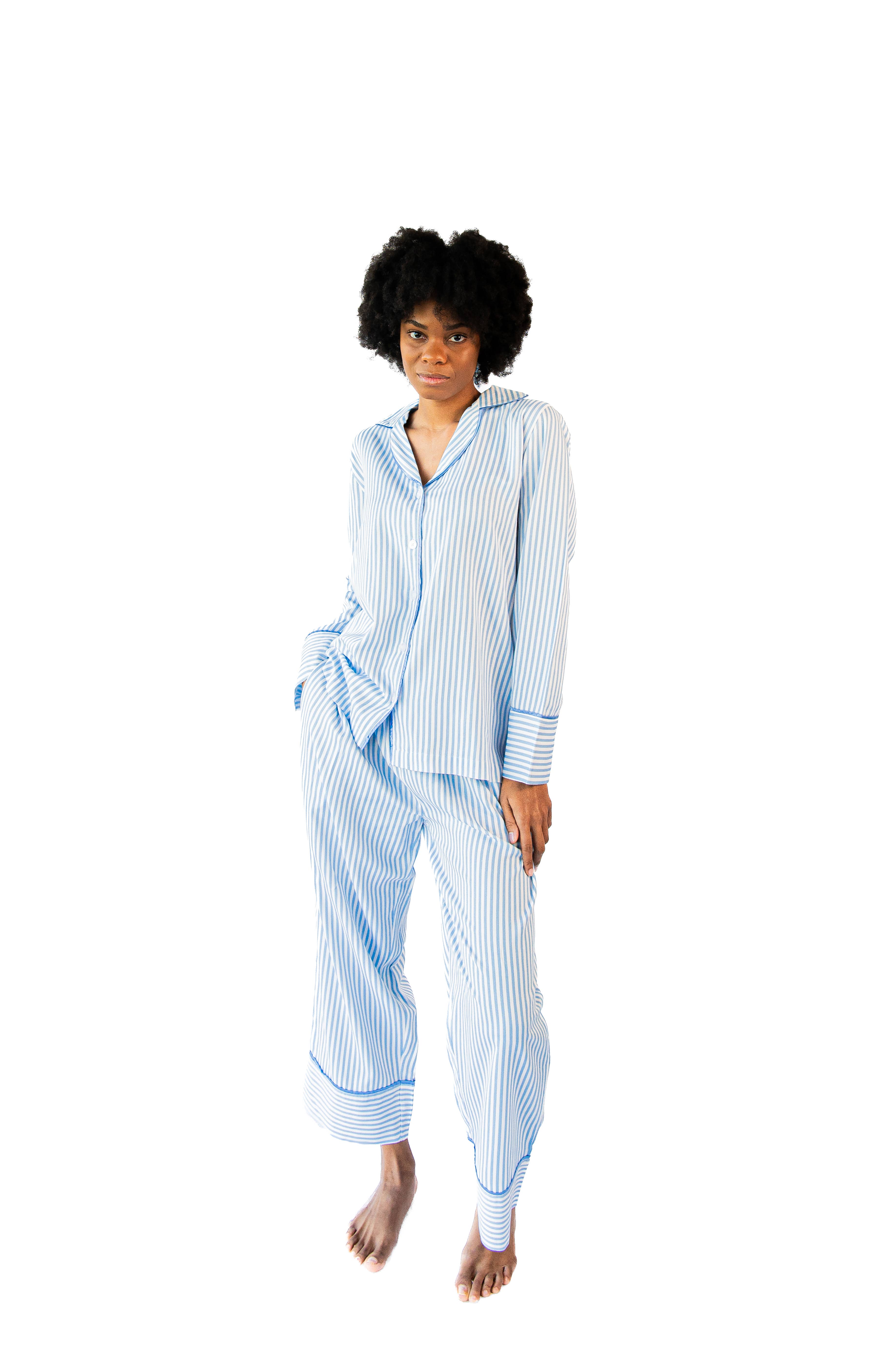Bleu Ensemble de pyjama complet en satin de luxe à rayures fines - Bleu en vente sur Faire7