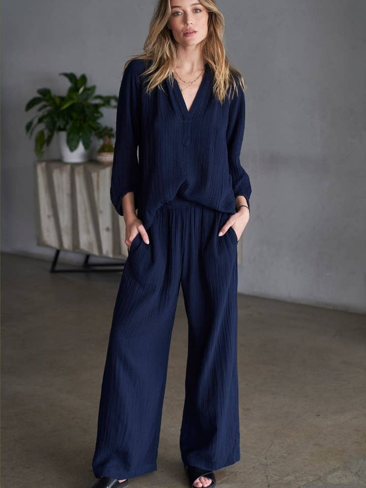 Marinblå gaspalazzobyxa med satinskärp för wholesale av ocean+main