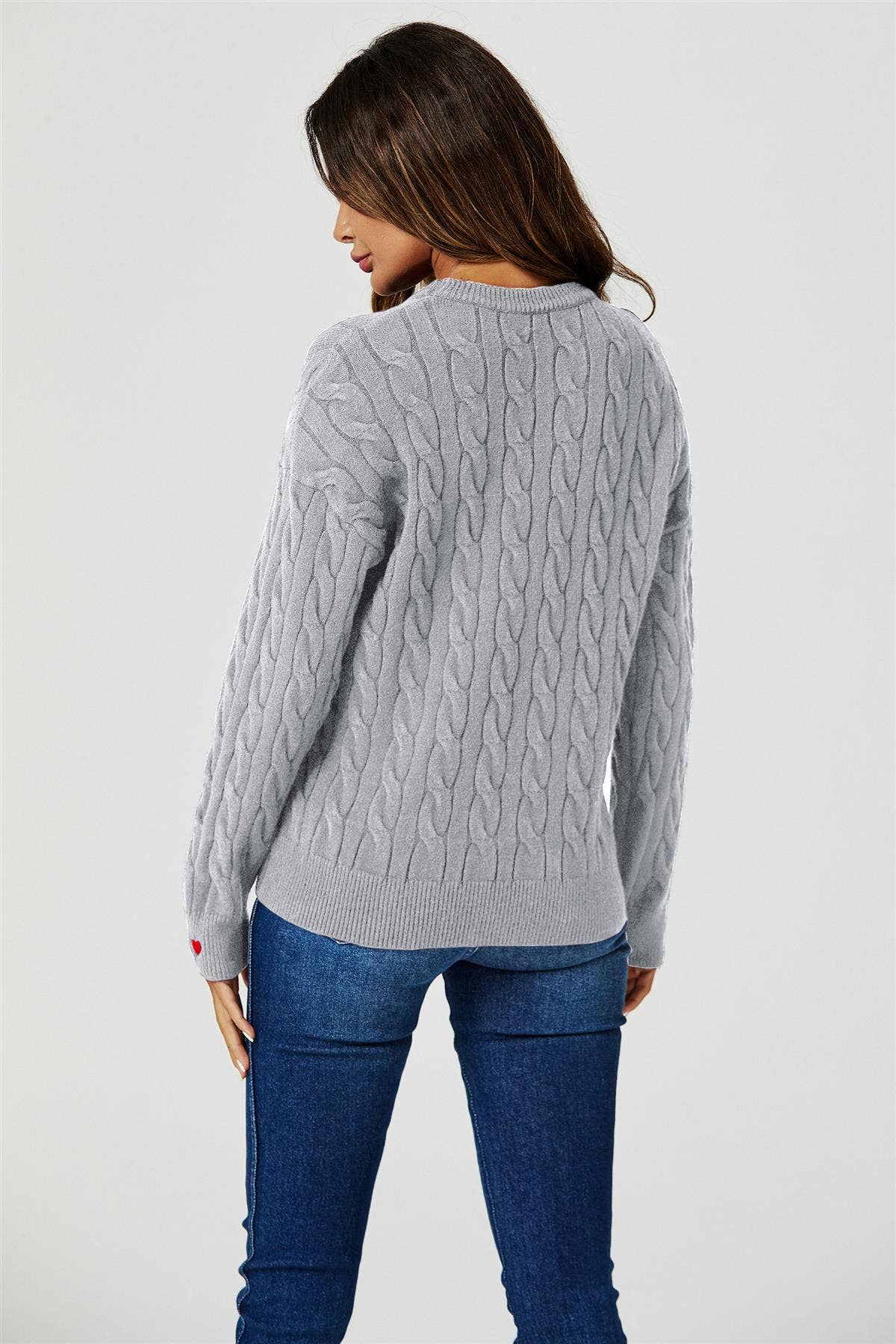 Grigio Pullover grigio con ricamo a cuore in vendita all'ingrosso su Faire1