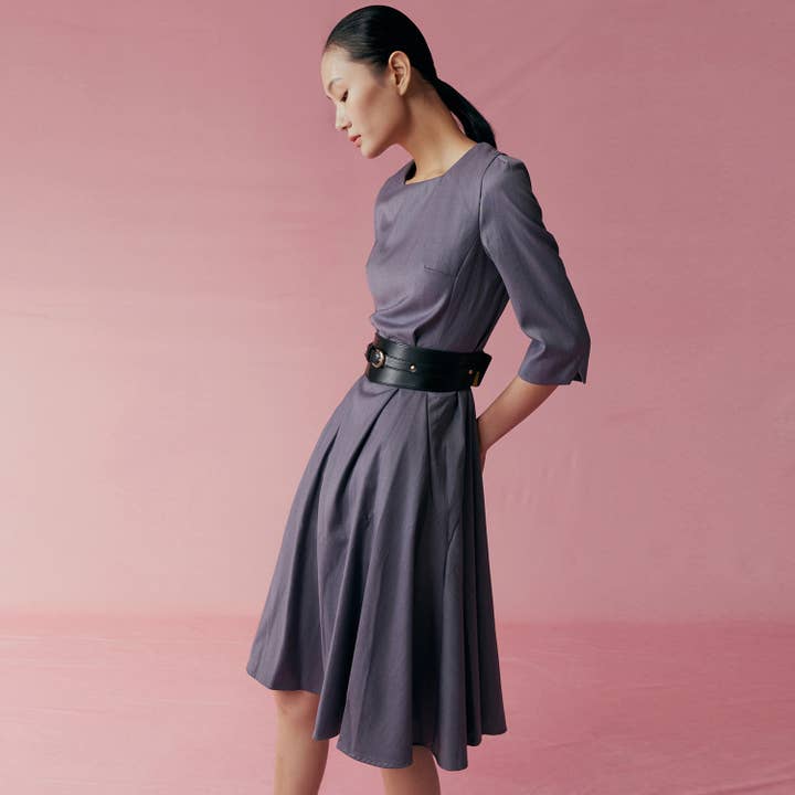 Smart and Joy Kleid mit eckigem Ausschnitt und ausgestelltem Schnitt für den Großhandel von Smart and Joy