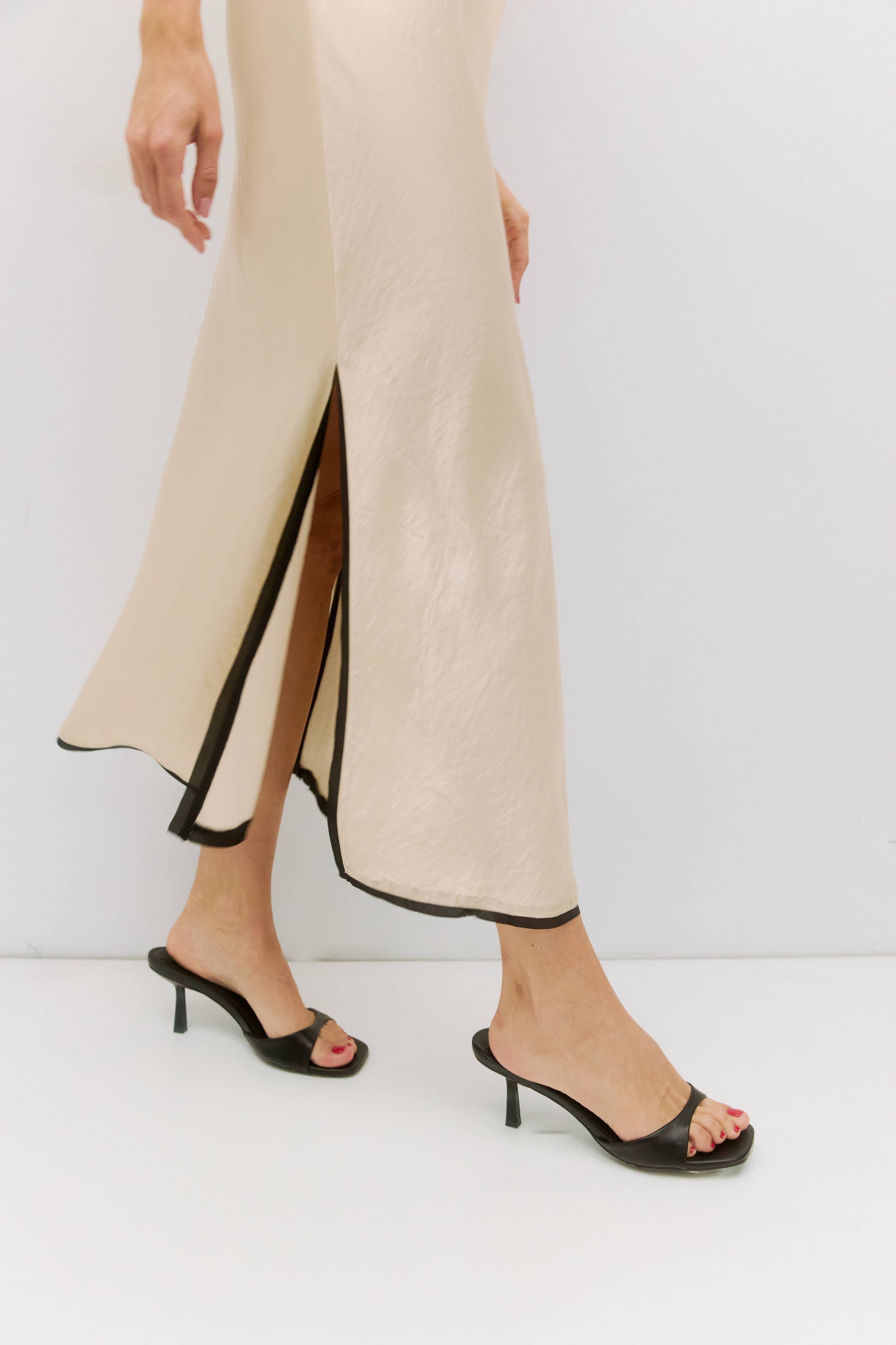 MOD REF - Vendita all'ingrosso Vestito - Donna - L'abito Stephanie | Abito in raso con bordo a contrasto18