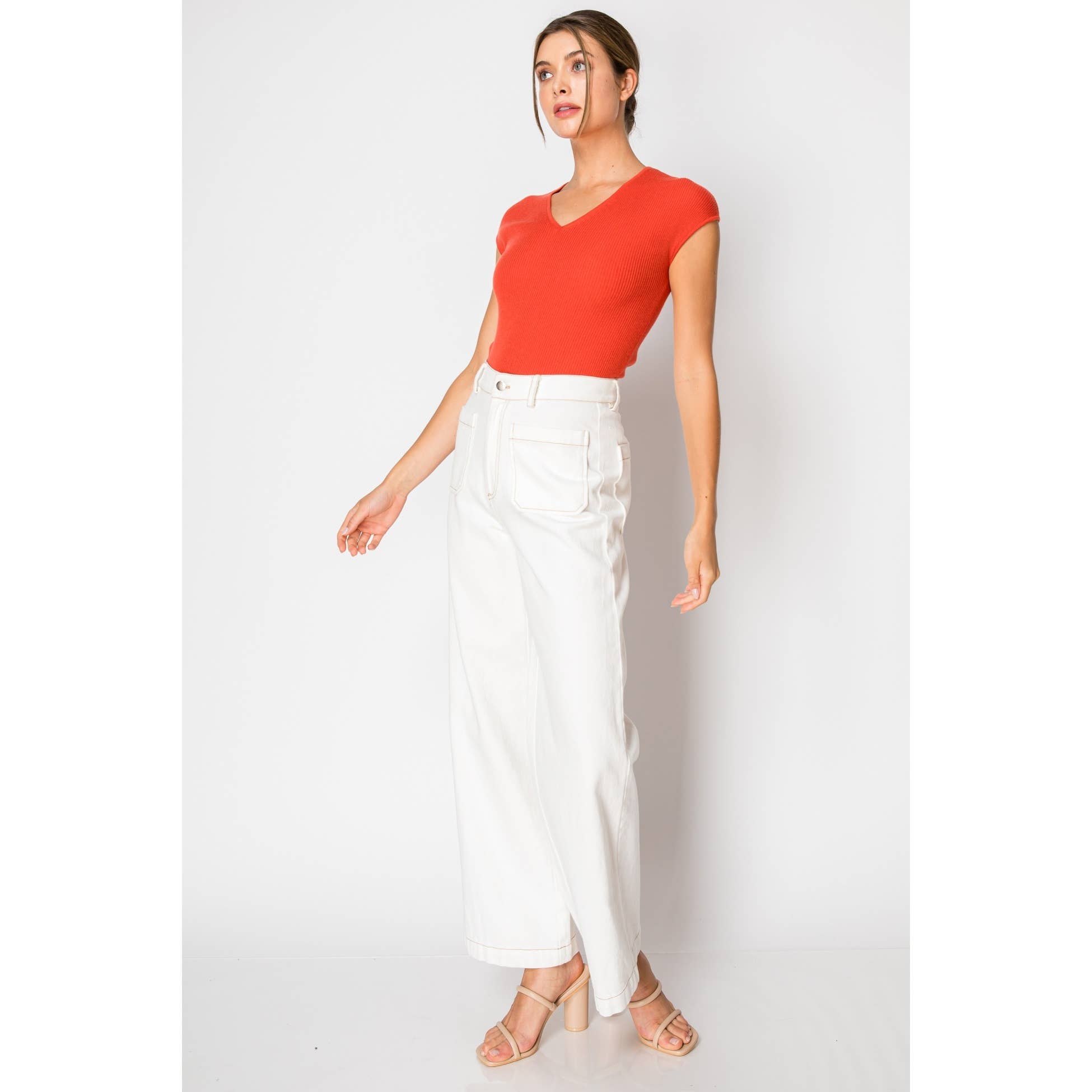 INA - Vente Chemisier – femme - Haut en maille côtelée à manches courtes et col en V2