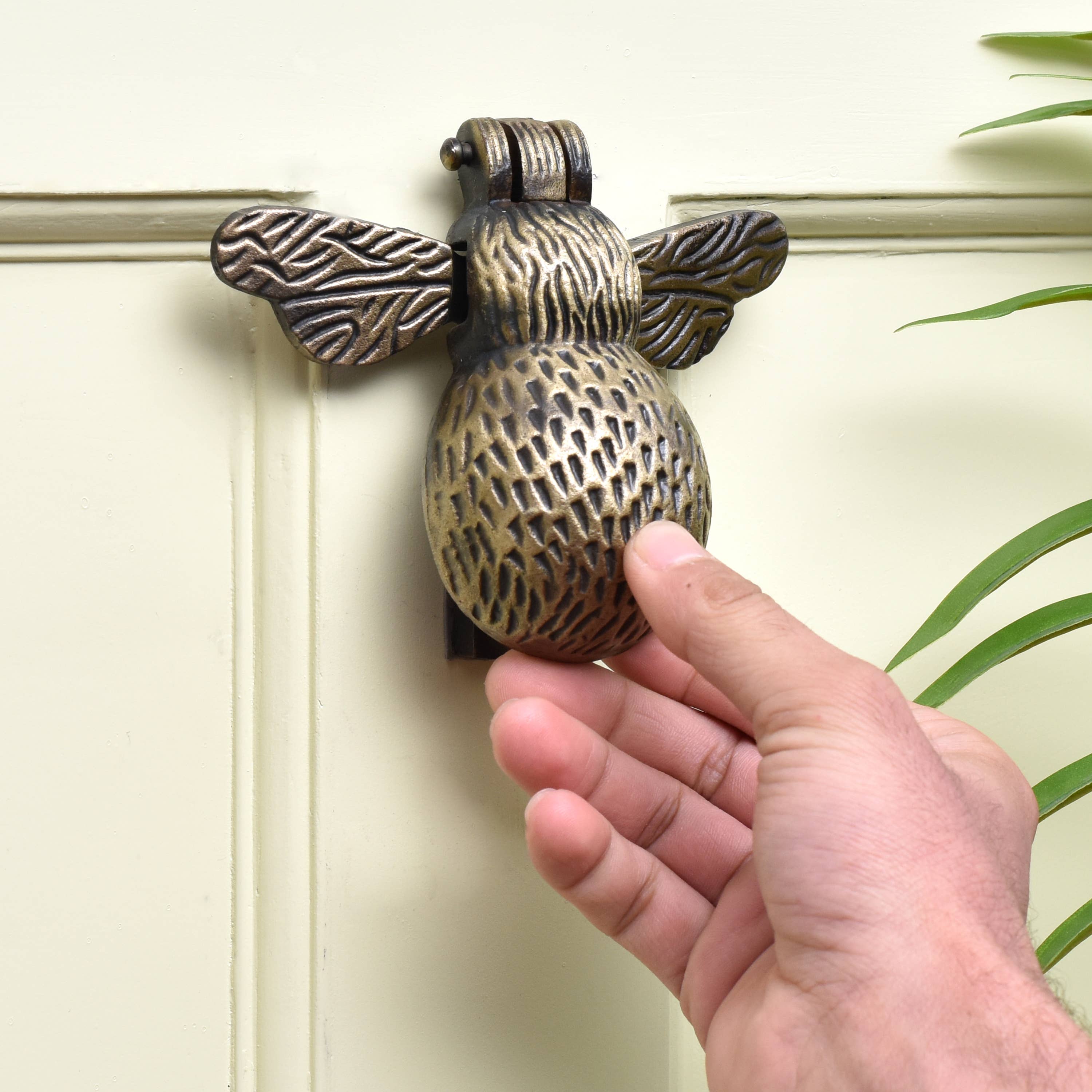 Antique Heurtoir de porte classique en fer Bumble Bee, 12 pièces en vente sur Faire1