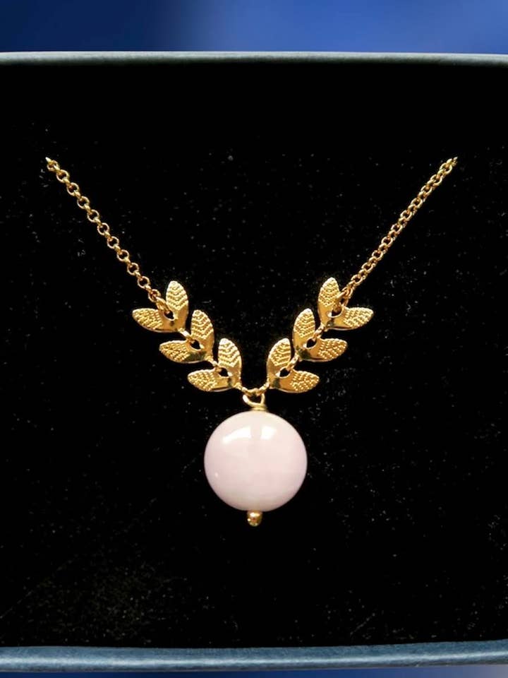 Gaya foliage necklace for wholesale by Hirondelle Bijoux