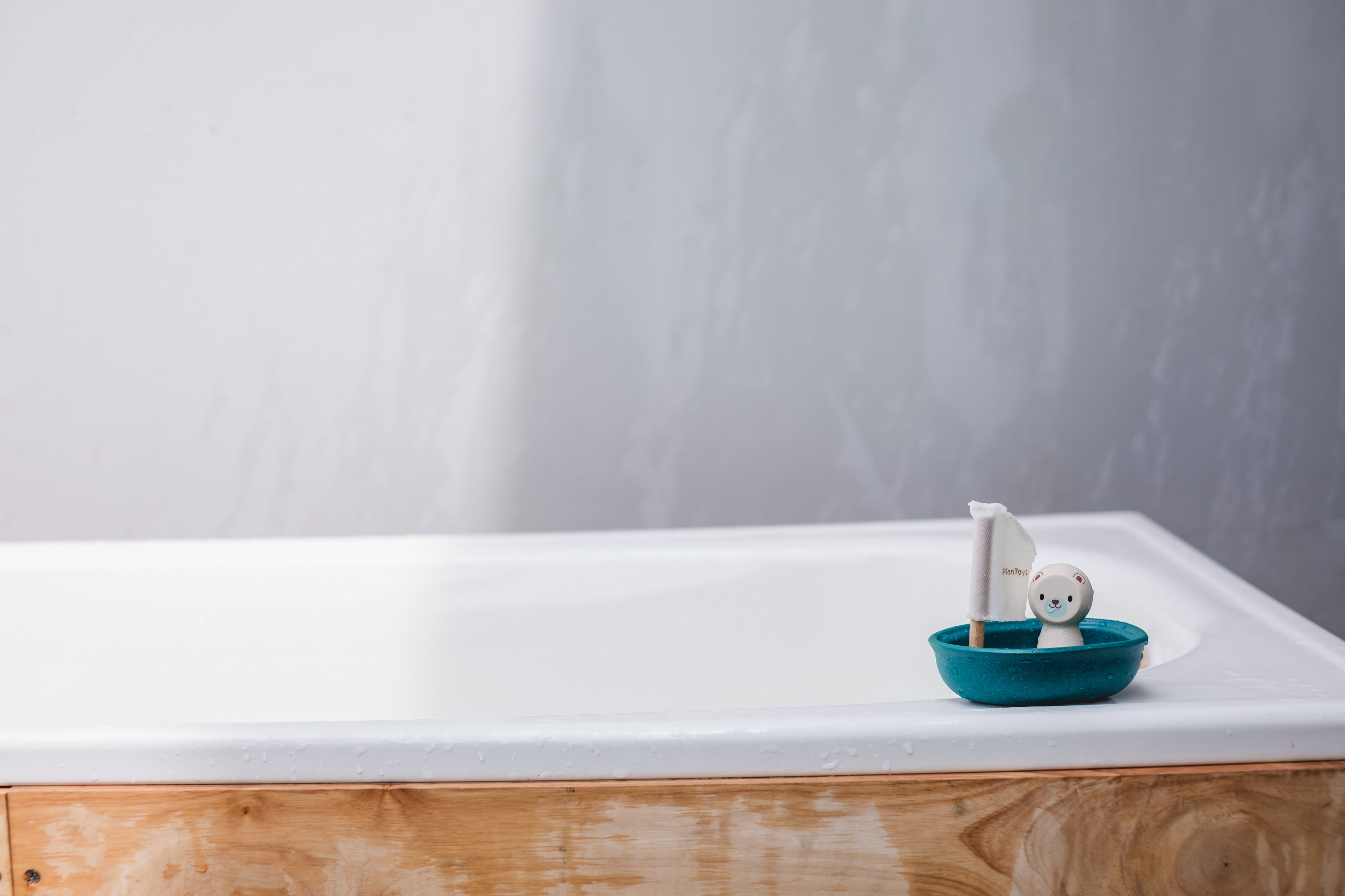 PlanToys - Wholesale Bath Toy - Baby - Sailing Boat - Polar Bear2